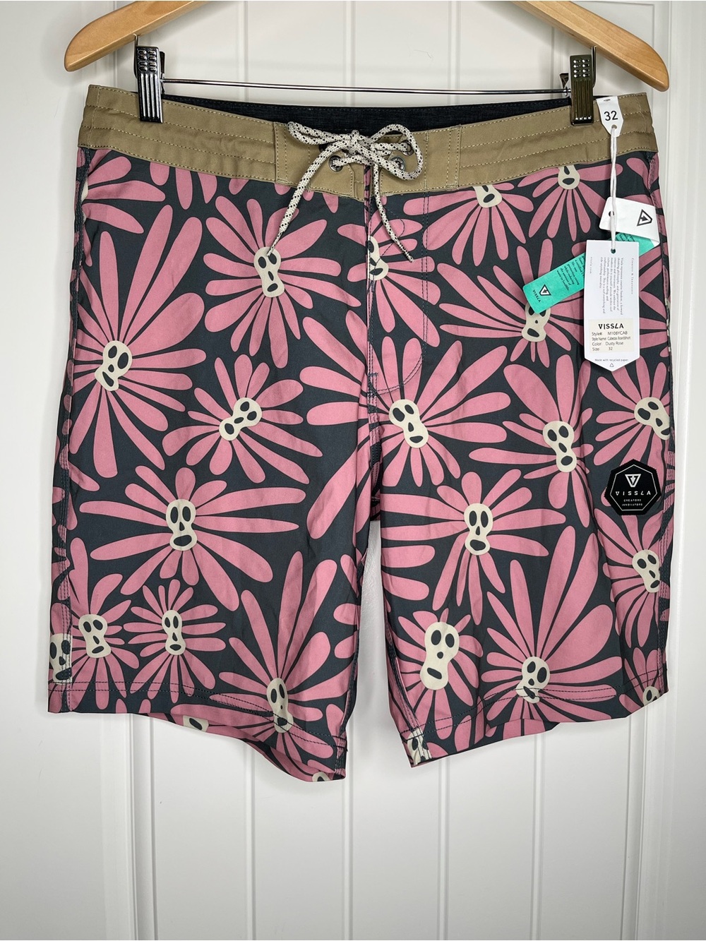 Vissla Cabezas Dusty Rose Boardshorts Floral Skull Mens Size 32 Swimsuit Skater